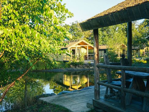 Geheim weekendje weg: Germanenhuisje aan het water bij Vakantiepark Alfsee